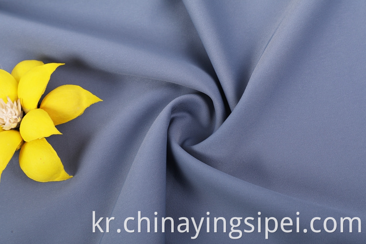 China manufacturer spun twill dyed soft 100% polyester fabric for garment